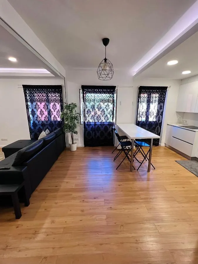 Charmoso Apartamento - Penha De Franca Lisboa